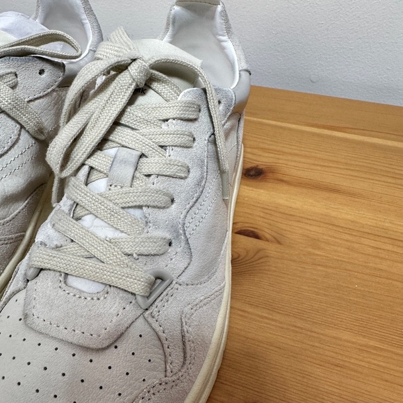 Steve Madden | Off-White Leather Low Top Everlie Sneakers - Picture 3 of 8